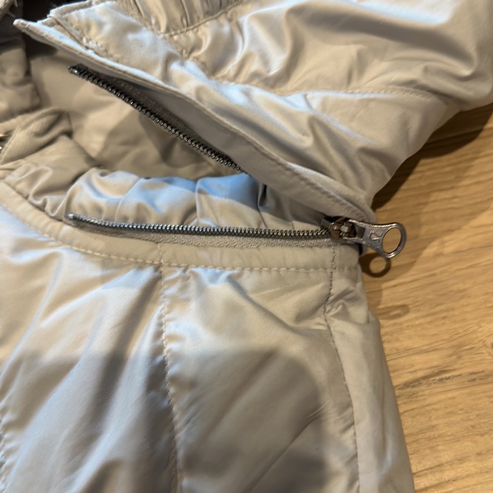LIKE NEW LULULEMON Spring fling ruffled puffy windbreaker jacket size 4 - Picture 5 of 9